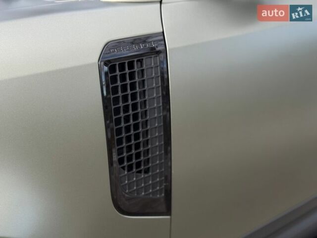 Зелений Ленд Ровер Дефендер, об'ємом двигуна 3 л та пробігом 79 тис. км за 68000 $, фото 9 на Automoto.ua