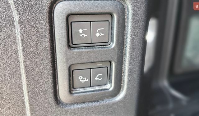 Зеленый Ленд Ровер Дефендер, объемом двигателя 3 л и пробегом 105 тыс. км за 65500 $, фото 17 на Automoto.ua