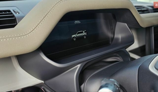 Зеленый Ленд Ровер Дефендер, объемом двигателя 3 л и пробегом 105 тыс. км за 65500 $, фото 23 на Automoto.ua