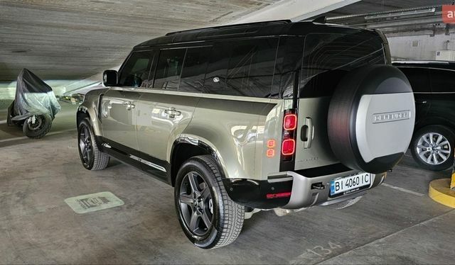 Зеленый Ленд Ровер Дефендер, объемом двигателя 3 л и пробегом 105 тыс. км за 65500 $, фото 60 на Automoto.ua