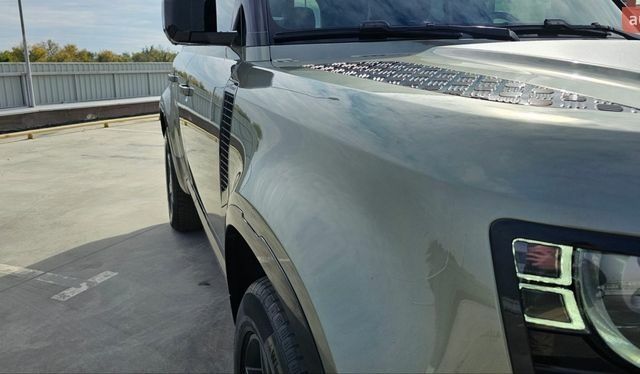 Зеленый Ленд Ровер Дефендер, объемом двигателя 3 л и пробегом 105 тыс. км за 65500 $, фото 12 на Automoto.ua