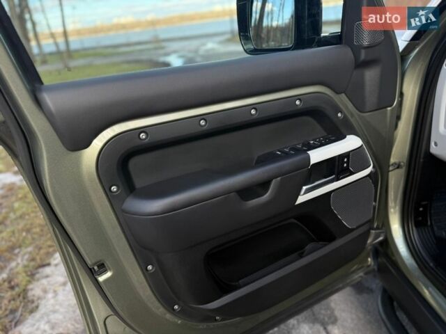 Зелений Ленд Ровер Дефендер, об'ємом двигуна 3 л та пробігом 79 тис. км за 68000 $, фото 36 на Automoto.ua