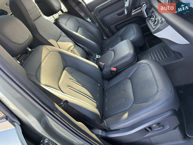 Зеленый Ленд Ровер Дефендер, объемом двигателя 3 л и пробегом 78 тыс. км за 68000 $, фото 52 на Automoto.ua