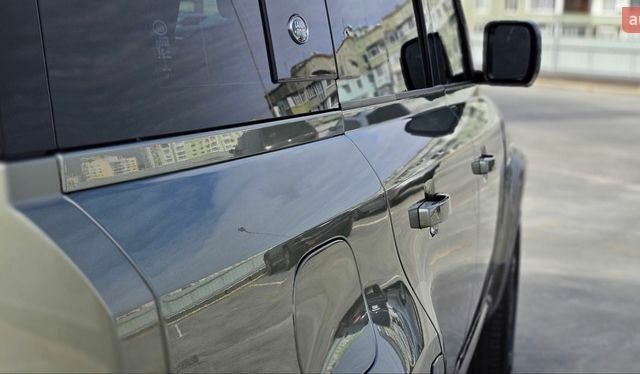 Зеленый Ленд Ровер Дефендер, объемом двигателя 3 л и пробегом 105 тыс. км за 65500 $, фото 10 на Automoto.ua