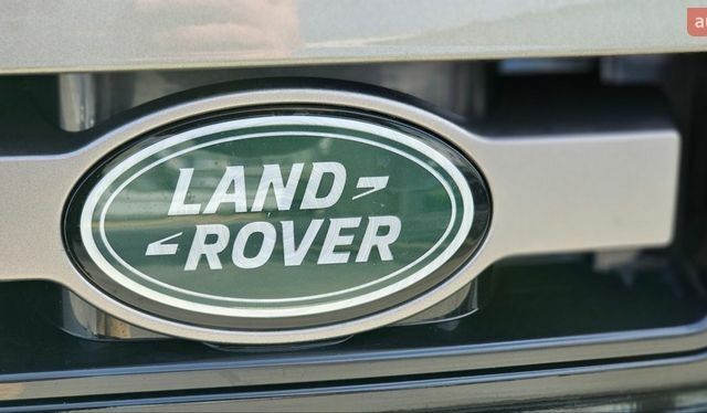 Зеленый Ленд Ровер Дефендер, объемом двигателя 3 л и пробегом 105 тыс. км за 65500 $, фото 14 на Automoto.ua