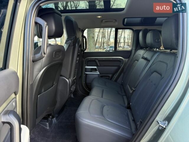 Зелений Ленд Ровер Дефендер, об'ємом двигуна 3 л та пробігом 79 тис. км за 68000 $, фото 44 на Automoto.ua