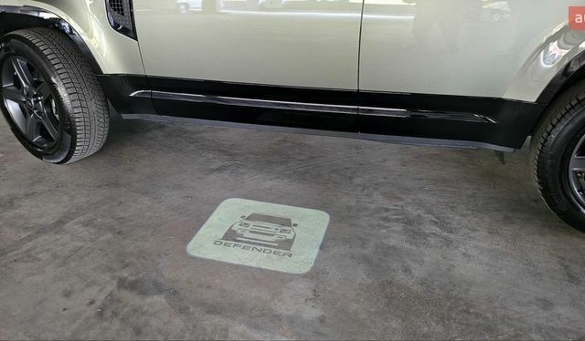 Зеленый Ленд Ровер Дефендер, объемом двигателя 3 л и пробегом 105 тыс. км за 65500 $, фото 55 на Automoto.ua