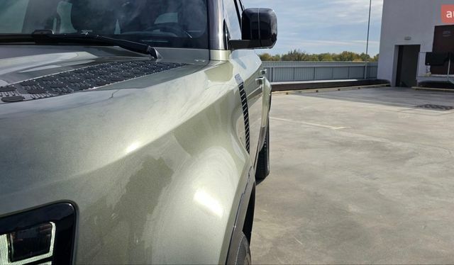 Зеленый Ленд Ровер Дефендер, объемом двигателя 3 л и пробегом 105 тыс. км за 65500 $, фото 13 на Automoto.ua