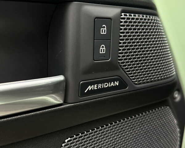 Зеленый Ленд Ровер Дефендер, объемом двигателя 3 л и пробегом 30 тыс. км за 124000 $, фото 21 на Automoto.ua