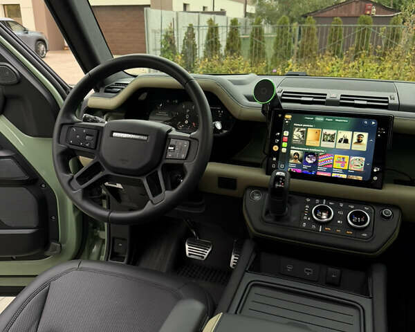 Зеленый Ленд Ровер Дефендер, объемом двигателя 3 л и пробегом 30 тыс. км за 124000 $, фото 10 на Automoto.ua