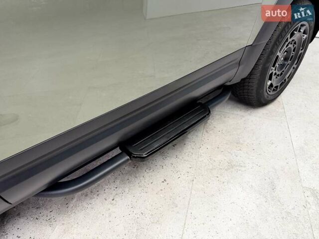 Зеленый Ленд Ровер Дефендер, объемом двигателя 3 л и пробегом 7 тыс. км за 80800 $, фото 61 на Automoto.ua