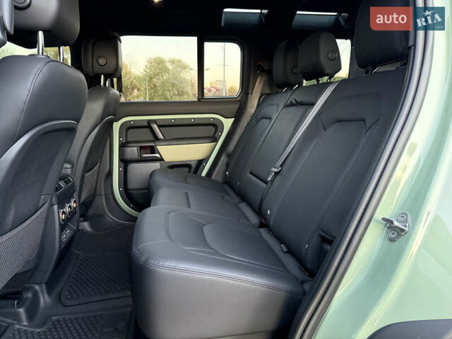 Зелений Ленд Ровер Дефендер, об'ємом двигуна 3 л та пробігом 30 тис. км за 119000 $, фото 16 на Automoto.ua