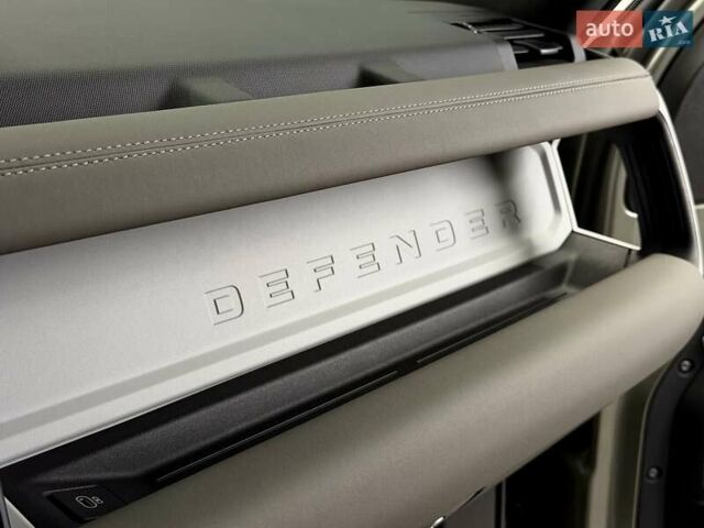 Зеленый Ленд Ровер Дефендер, объемом двигателя 3 л и пробегом 7 тыс. км за 80800 $, фото 25 на Automoto.ua