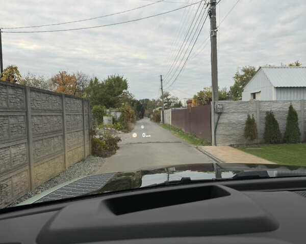 Зеленый Ленд Ровер Дефендер, объемом двигателя 3 л и пробегом 30 тыс. км за 124000 $, фото 25 на Automoto.ua