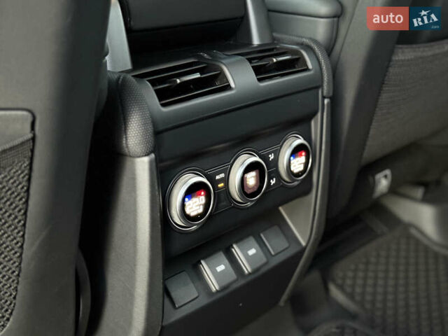 Зелений Ленд Ровер Дефендер, об'ємом двигуна 3 л та пробігом 30 тис. км за 119000 $, фото 24 на Automoto.ua