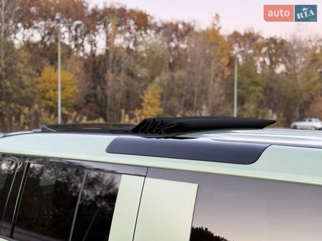 Зелений Ленд Ровер Дефендер, об'ємом двигуна 3 л та пробігом 30 тис. км за 119000 $, фото 34 на Automoto.ua