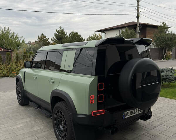 Зеленый Ленд Ровер Дефендер, объемом двигателя 3 л и пробегом 30 тыс. км за 124000 $, фото 6 на Automoto.ua