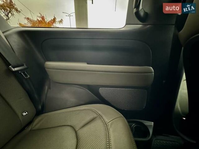 Зеленый Ленд Ровер Дефендер, объемом двигателя 3 л и пробегом 6 тыс. км за 79999 $, фото 21 на Automoto.ua