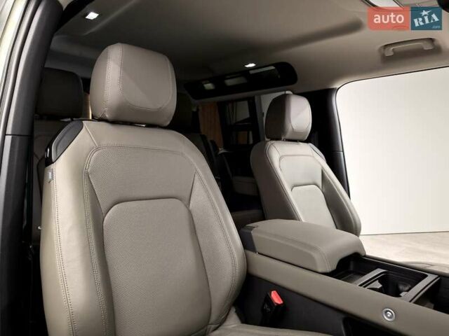 Зеленый Ленд Ровер Дефендер, объемом двигателя 3 л и пробегом 7 тыс. км за 80800 $, фото 27 на Automoto.ua