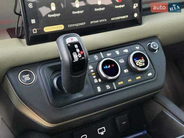 Зелений Ленд Ровер Дефендер, об'ємом двигуна 3 л та пробігом 30 тис. км за 119000 $, фото 19 на Automoto.ua