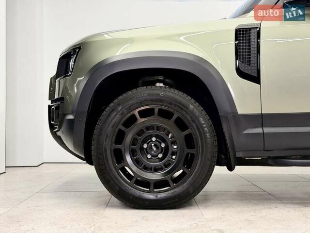 Зеленый Ленд Ровер Дефендер, объемом двигателя 3 л и пробегом 7 тыс. км за 80800 $, фото 49 на Automoto.ua