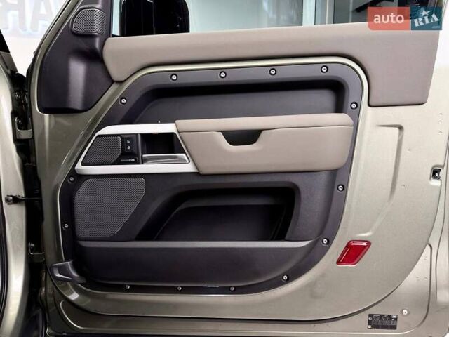 Зеленый Ленд Ровер Дефендер, объемом двигателя 3 л и пробегом 7 тыс. км за 82990 $, фото 56 на Automoto.ua