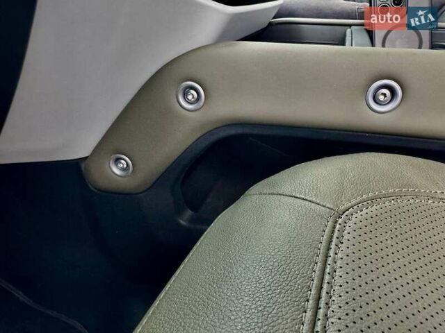 Зеленый Ленд Ровер Дефендер, объемом двигателя 3 л и пробегом 6 тыс. км за 79999 $, фото 12 на Automoto.ua