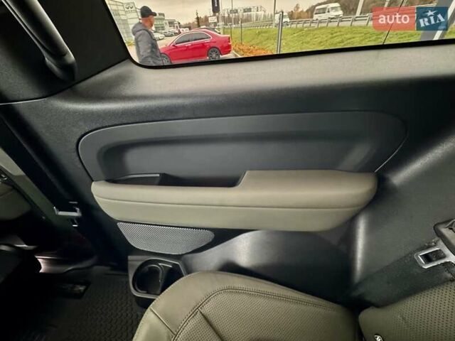 Зеленый Ленд Ровер Дефендер, объемом двигателя 3 л и пробегом 6 тыс. км за 79999 $, фото 18 на Automoto.ua