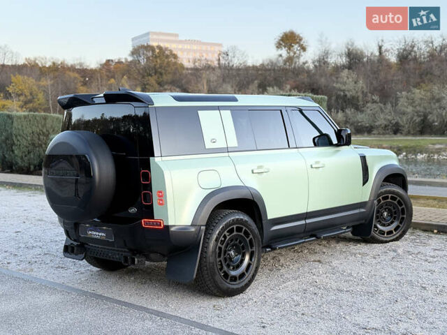 Зелений Ленд Ровер Дефендер, об'ємом двигуна 3 л та пробігом 30 тис. км за 119000 $, фото 5 на Automoto.ua