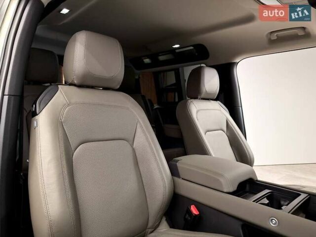 Зеленый Ленд Ровер Дефендер, объемом двигателя 3 л и пробегом 7 тыс. км за 82990 $, фото 63 на Automoto.ua