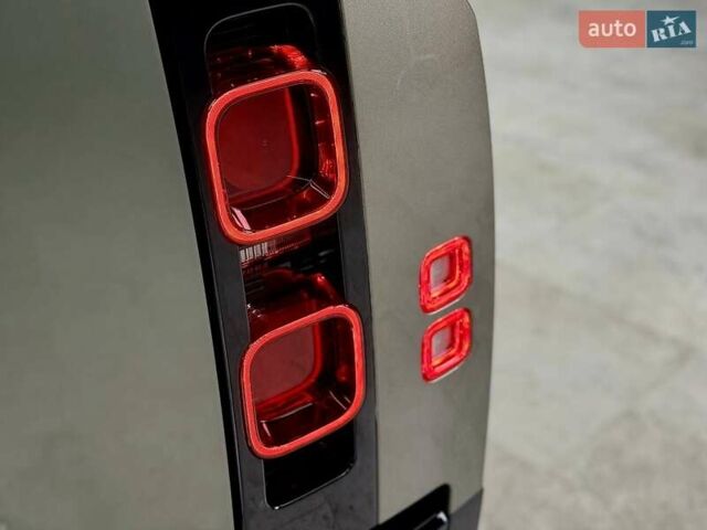 Зеленый Ленд Ровер Дефендер, объемом двигателя 3 л и пробегом 7 тыс. км за 82990 $, фото 20 на Automoto.ua