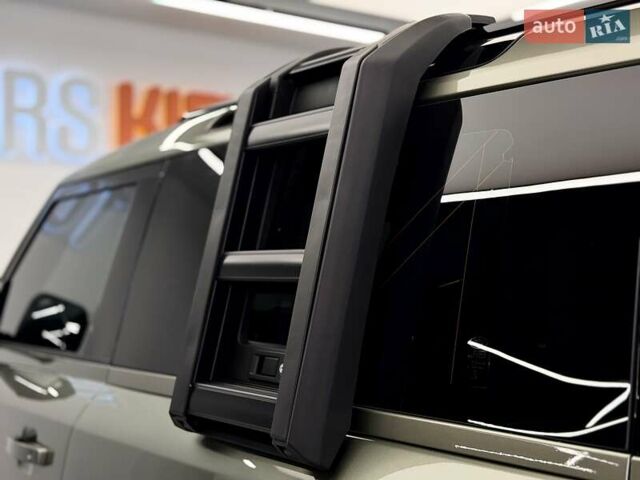 Зеленый Ленд Ровер Дефендер, объемом двигателя 3 л и пробегом 7 тыс. км за 80800 $, фото 59 на Automoto.ua