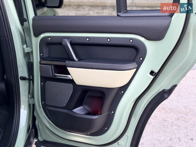 Зелений Ленд Ровер Дефендер, об'ємом двигуна 3 л та пробігом 30 тис. км за 119000 $, фото 28 на Automoto.ua