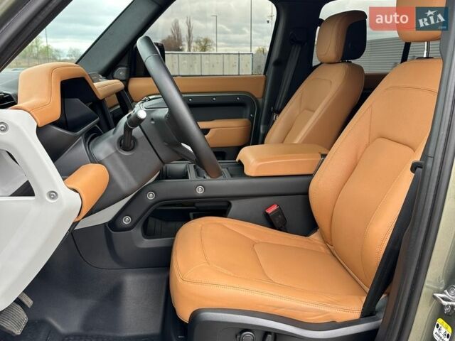 Зелений Ленд Ровер Дефендер, об'ємом двигуна 3 л та пробігом 56 тис. км за 79000 $, фото 13 на Automoto.ua