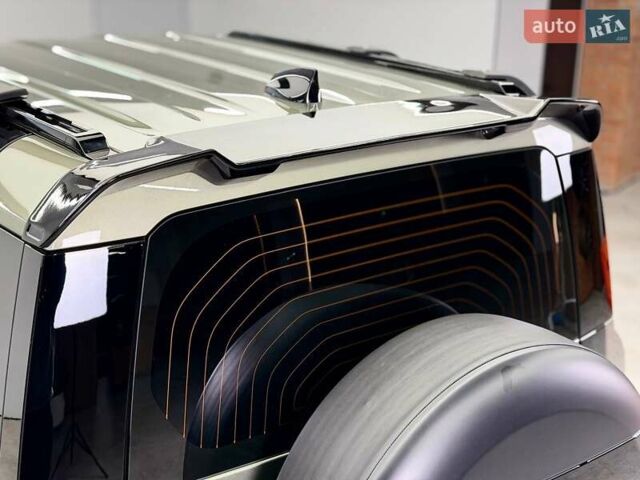 Зеленый Ленд Ровер Дефендер, объемом двигателя 3 л и пробегом 7 тыс. км за 82990 $, фото 18 на Automoto.ua