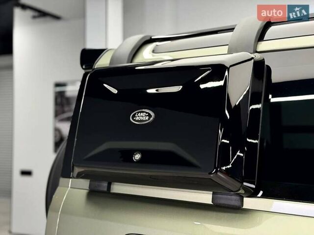 Зеленый Ленд Ровер Дефендер, объемом двигателя 3 л и пробегом 7 тыс. км за 82990 $, фото 22 на Automoto.ua