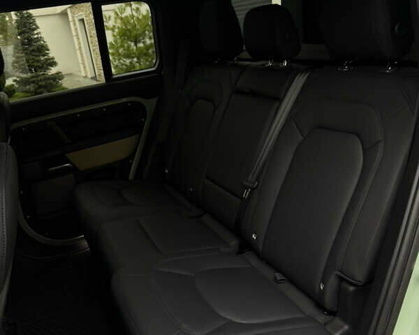 Зеленый Ленд Ровер Дефендер, объемом двигателя 3 л и пробегом 30 тыс. км за 124000 $, фото 13 на Automoto.ua