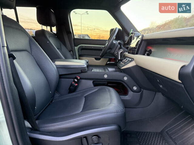 Зелений Ленд Ровер Дефендер, об'ємом двигуна 3 л та пробігом 30 тис. км за 119000 $, фото 27 на Automoto.ua