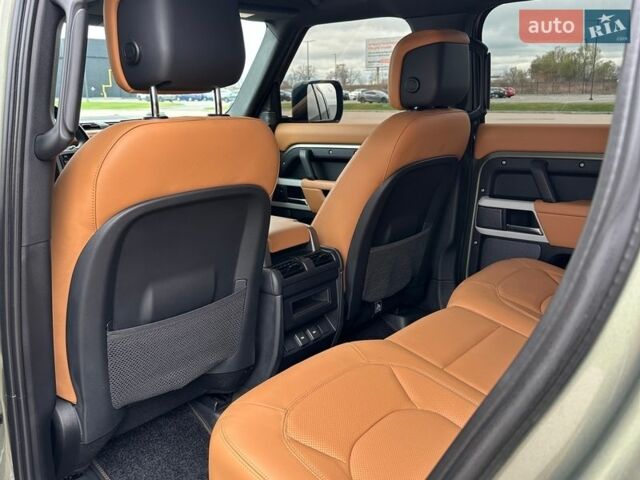 Зелений Ленд Ровер Дефендер, об'ємом двигуна 3 л та пробігом 56 тис. км за 79000 $, фото 18 на Automoto.ua