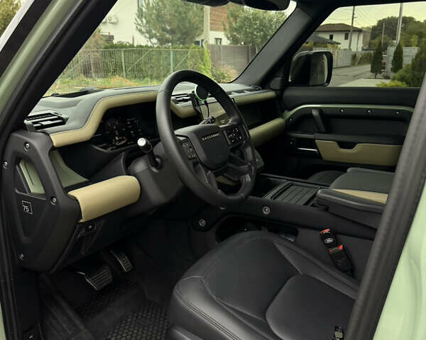 Зеленый Ленд Ровер Дефендер, объемом двигателя 3 л и пробегом 30 тыс. км за 124000 $, фото 15 на Automoto.ua