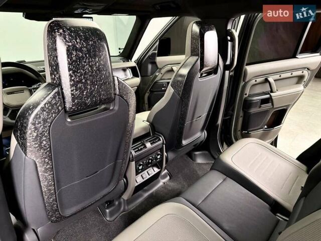 Зелений Ленд Ровер Дефендер, об'ємом двигуна 4.39 л та пробігом 3 тис. км за 255000 $, фото 51 на Automoto.ua