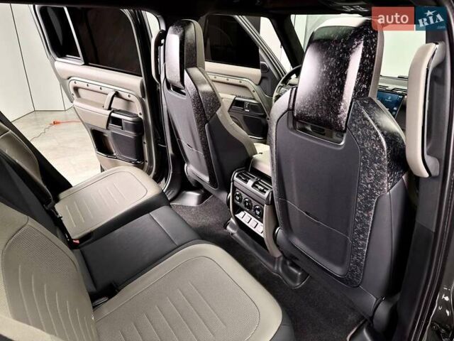 Зелений Ленд Ровер Дефендер, об'ємом двигуна 4.39 л та пробігом 3 тис. км за 255000 $, фото 58 на Automoto.ua