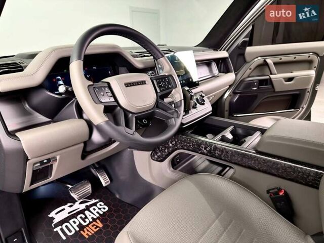 Зелений Ленд Ровер Дефендер, об'ємом двигуна 4.39 л та пробігом 3 тис. км за 255000 $, фото 29 на Automoto.ua