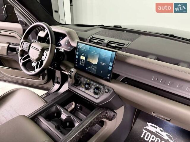 Зелений Ленд Ровер Дефендер, об'ємом двигуна 4.39 л та пробігом 3 тис. км за 255000 $, фото 41 на Automoto.ua