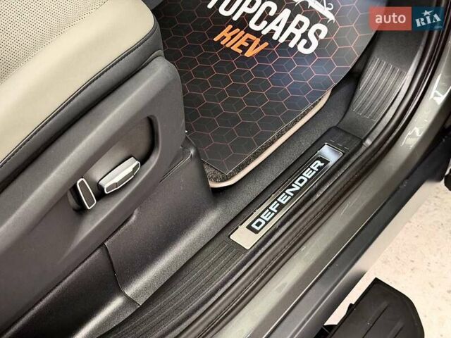 Зелений Ленд Ровер Дефендер, об'ємом двигуна 4.39 л та пробігом 3 тис. км за 255000 $, фото 45 на Automoto.ua