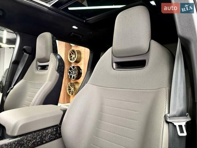 Зелений Ленд Ровер Дефендер, об'ємом двигуна 4.39 л та пробігом 3 тис. км за 255000 $, фото 32 на Automoto.ua