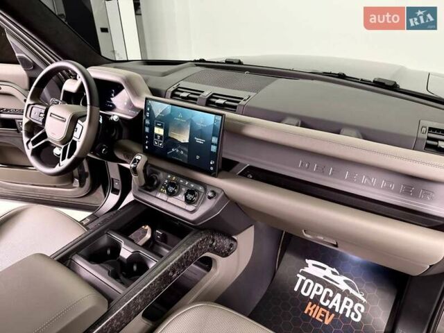 Зелений Ленд Ровер Дефендер, об'ємом двигуна 4.39 л та пробігом 3 тис. км за 255000 $, фото 42 на Automoto.ua