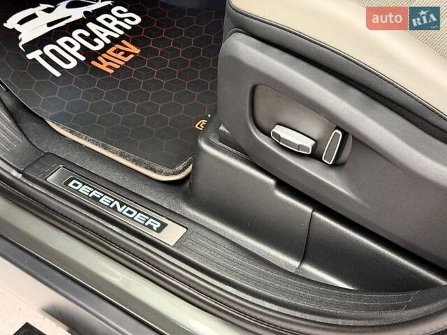 Зелений Ленд Ровер Дефендер, об'ємом двигуна 4.39 л та пробігом 3 тис. км за 255000 $, фото 34 на Automoto.ua