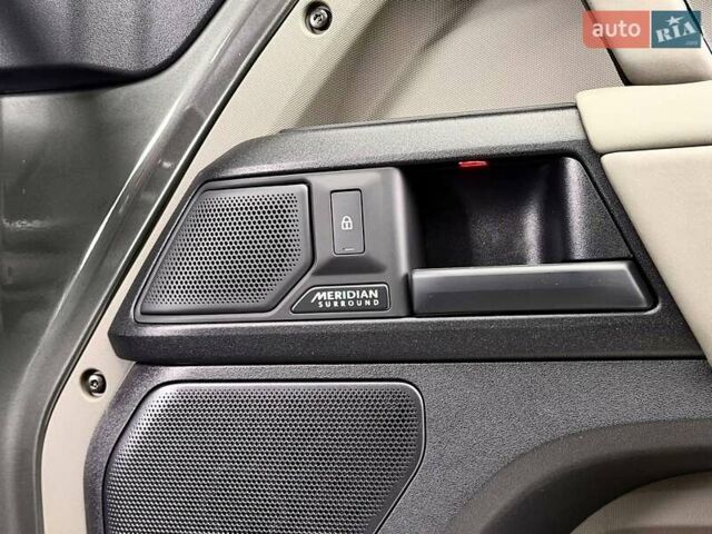 Зелений Ленд Ровер Дефендер, об'ємом двигуна 4.39 л та пробігом 3 тис. км за 255000 $, фото 39 на Automoto.ua