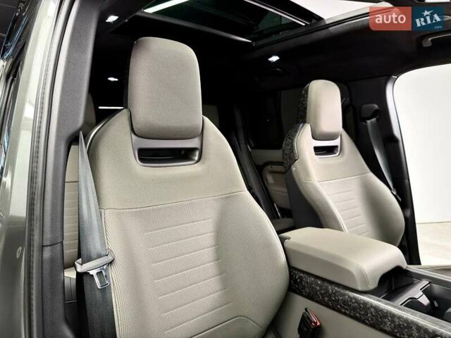 Зелений Ленд Ровер Дефендер, об'ємом двигуна 4.39 л та пробігом 3 тис. км за 255000 $, фото 44 на Automoto.ua